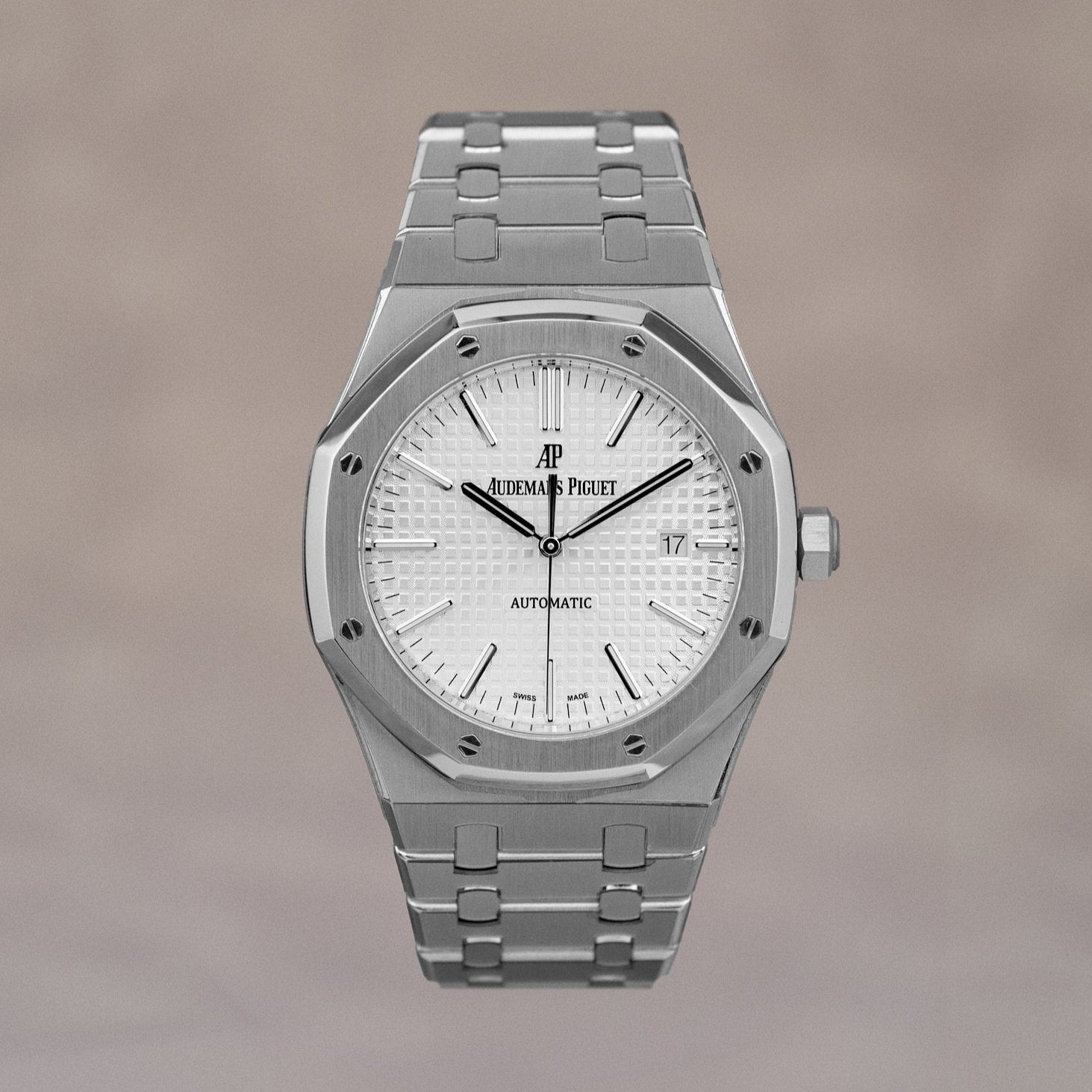 SOLD Audemar s Piguet Royal Oak White Face Steel Case 41mm 15400ST 2024