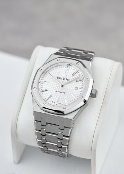 [SOLD] Audemar's Piguet Royal Oak White  Face Steel Case 41mm 15400ST 2024