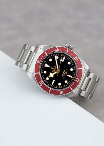 Tudor Black Bay 41  Burgundy Red 41mm 79220R  2015