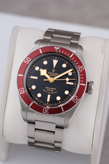 Tudor Black Bay 41  Burgundy Red 41mm 79220R  2015